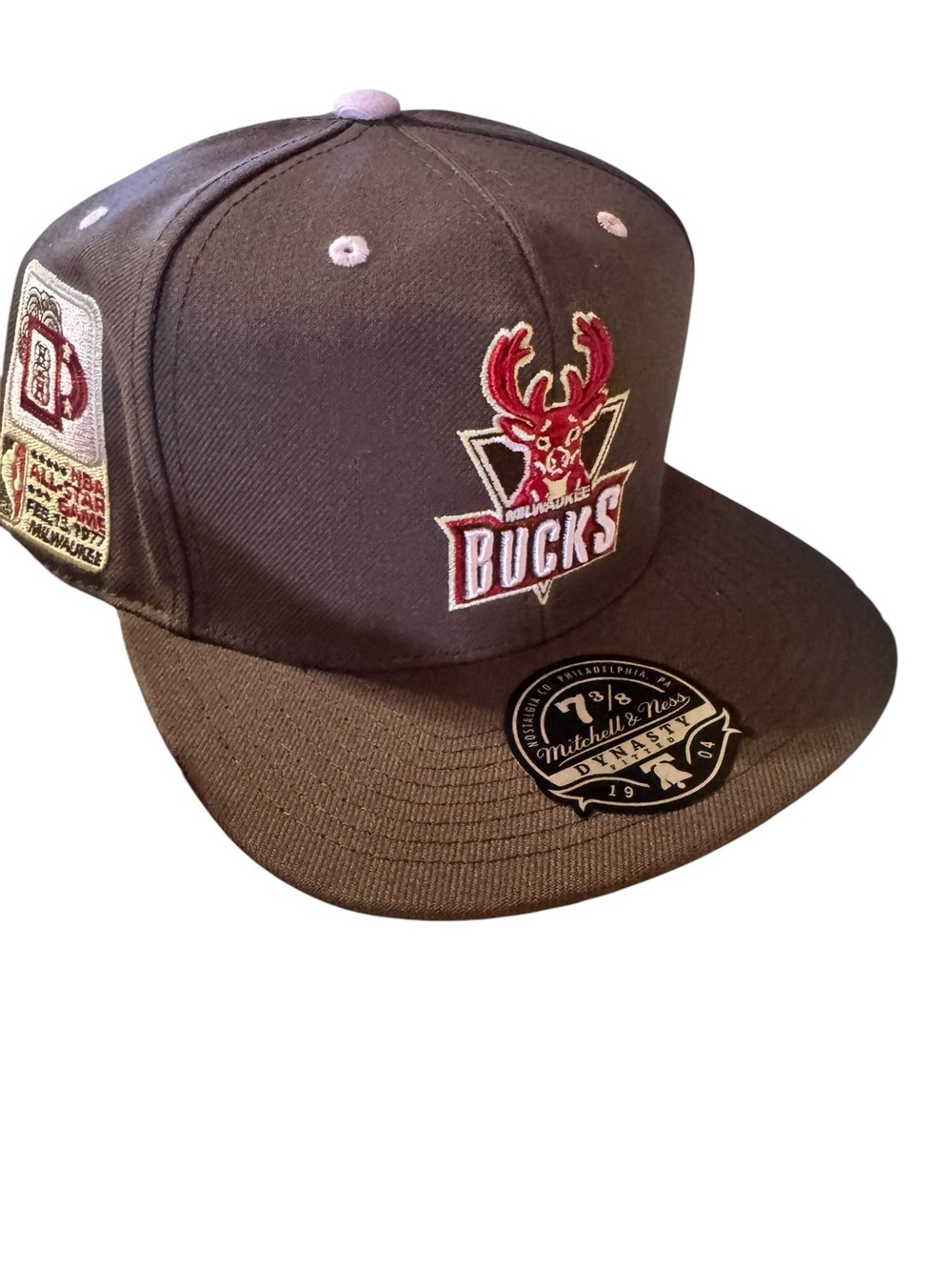 Mitchell & Ness Brown Milwaukee Bucks Snapback with Red Logo